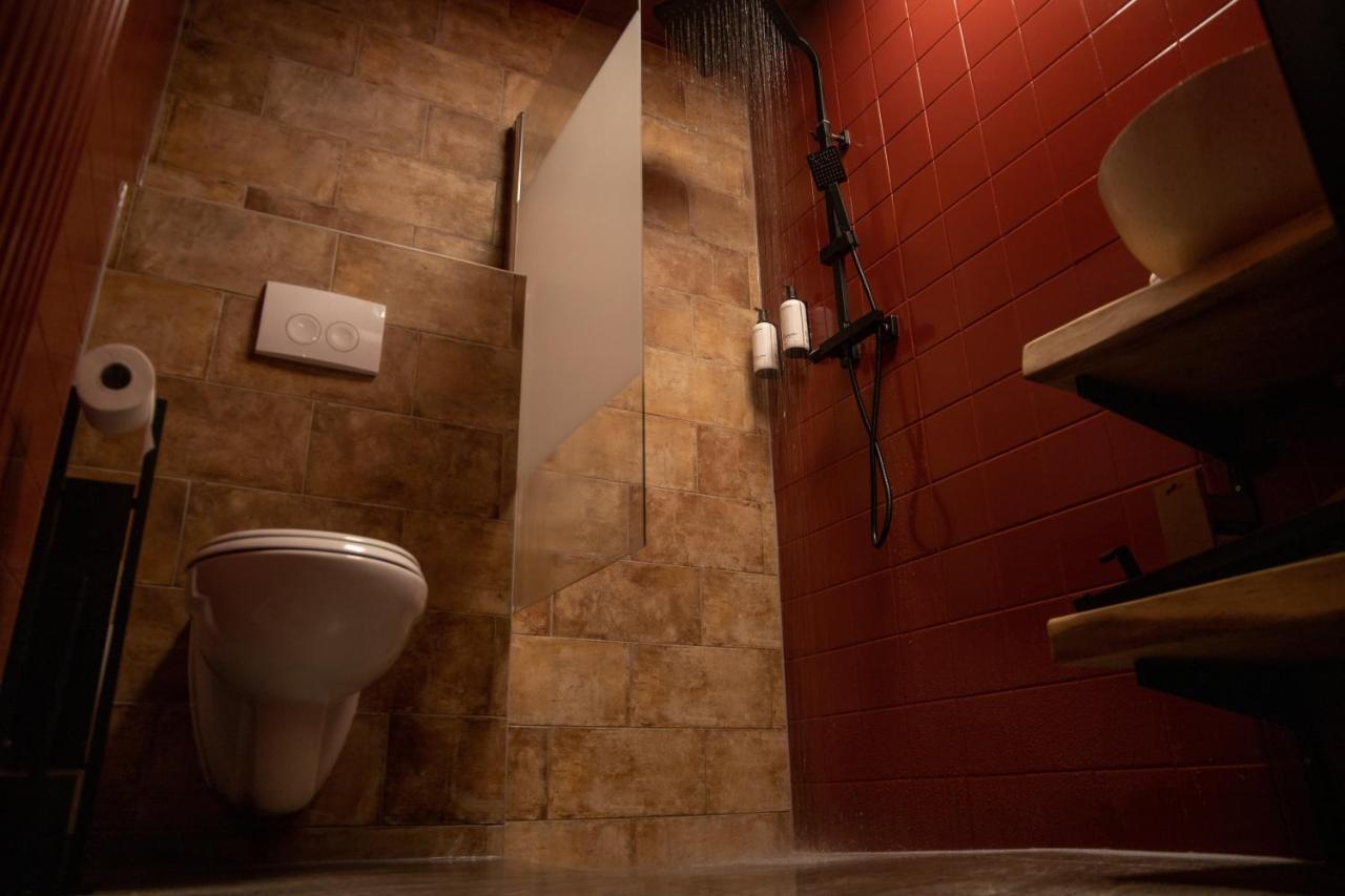 Hotel Four ヘルドロップ エクステリア 写真